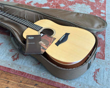 Load image into Gallery viewer, Taylor Academy 10e