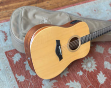 Load image into Gallery viewer, Taylor Academy 10e