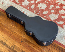 Load image into Gallery viewer, Thomann Classical Guitar Case
