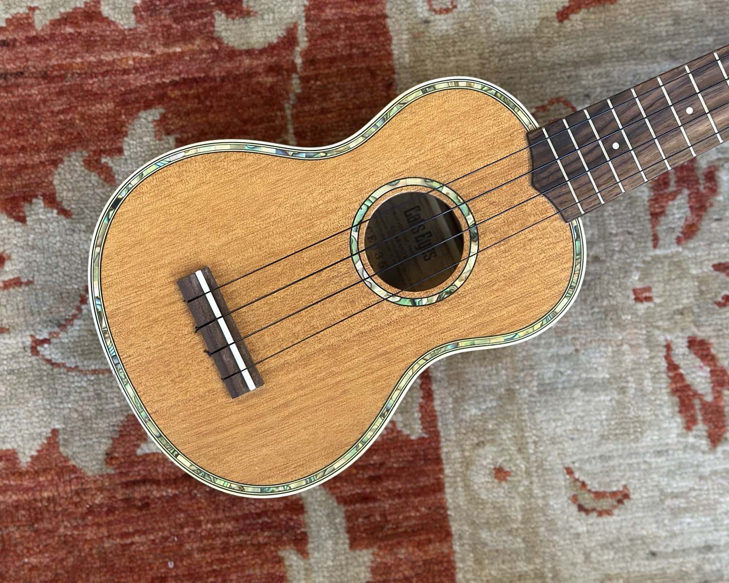Tokai Cats Eyes CEU35 Ukulele – Found Sound