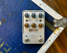 Load image into Gallery viewer, Universal Audio OX Stomp Dynamic Speaker Emulator