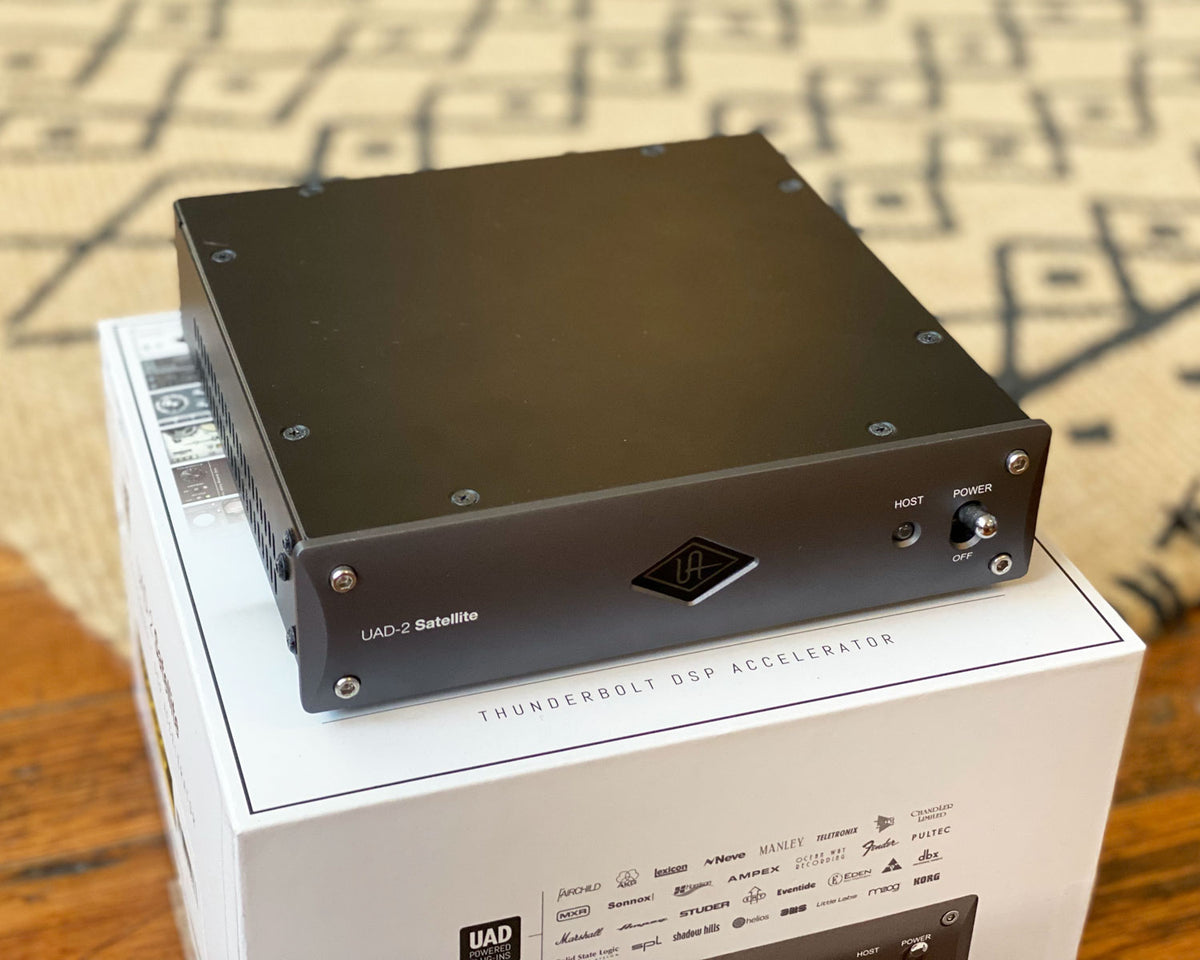 Universal Audio UAD-2 Satellite TB3 - OCTO Core