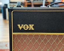 Load image into Gallery viewer, VOX AC30CC2 Custom Classic 30 Watt 2x12" Valve Combo Amplifier