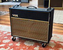 Load image into Gallery viewer, VOX AC30CC2 Custom Classic 30 Watt 2x12" Valve Combo Amplifier Loaded with Celestion Greenbacks
