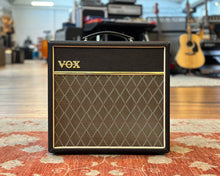 Load image into Gallery viewer, VOX Pathfinder 15R