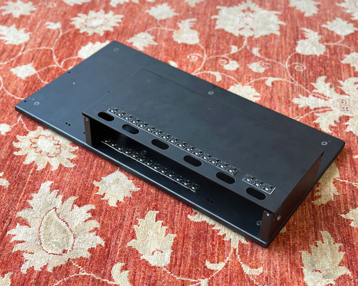 Vertex Tour Compact Pedalboard with TC2 Riser Found Sound