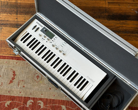 Waldorf Blofeld 49-Keyboard - White w/ Flight Case