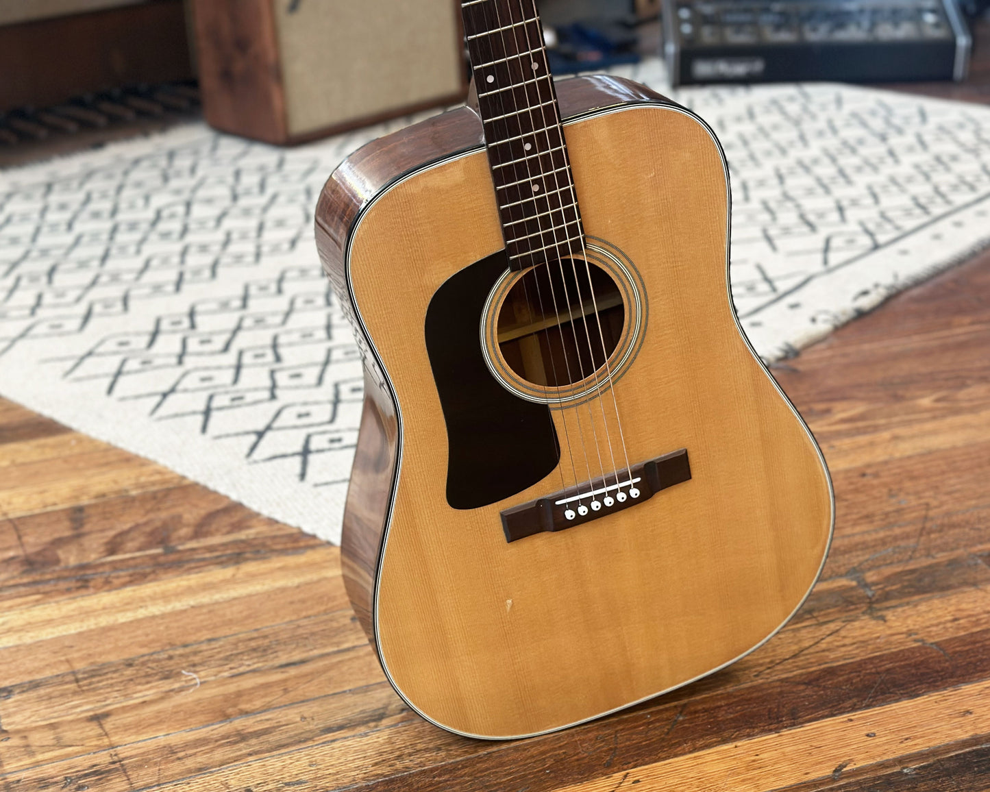 Late '80s Washburn D-15L Left Handed Dreadnought Japan