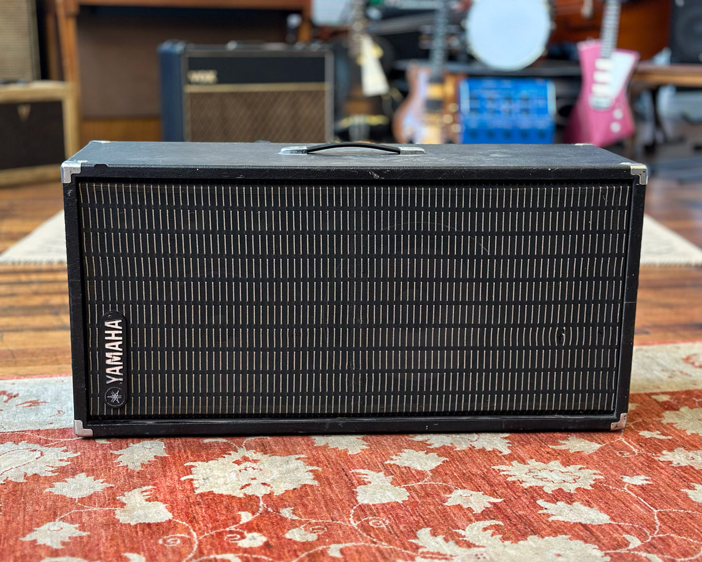 YAMAHA A0112T Self-Powered Speaker System