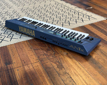 Load image into Gallery viewer, YAMAHA AN1x Analog Modeling Synthesizer w/ Flight Case