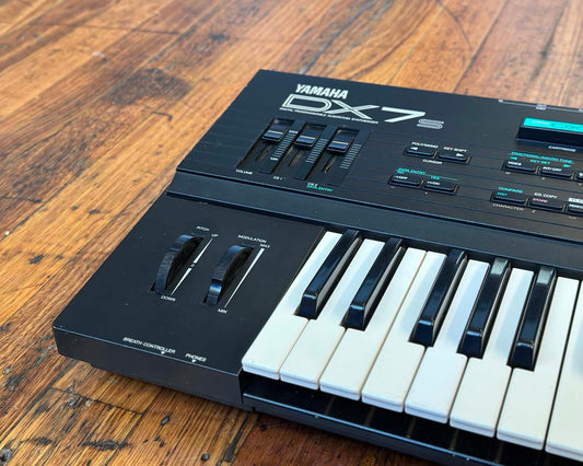 YAMAHA DX7S FM Digital Programmable Algorithm Synthesizer with Data ROM