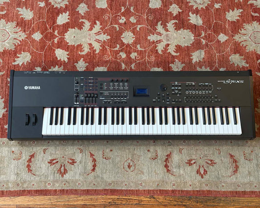 YAMAHA S70 XS - 76 Key Synthesizer Stage Piano
