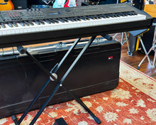 Load image into Gallery viewer, YAMAHA S90 XS 88-Key Synthesizer Stage Piano