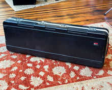 Load image into Gallery viewer, YAMAHA S90 XS 88-Key Synthesizer Stage Piano