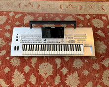 Load image into Gallery viewer, YAMAHA Tyros 1 61-key Arranger Workstation