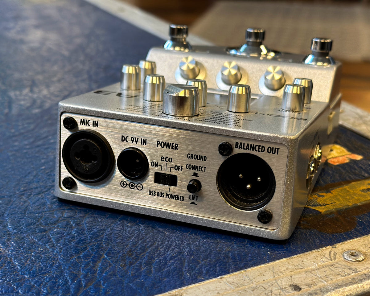 ZOOM A3 ギターエフェクター A3 Pre-Amp & Effects for Acoustic Guitar | Zoom