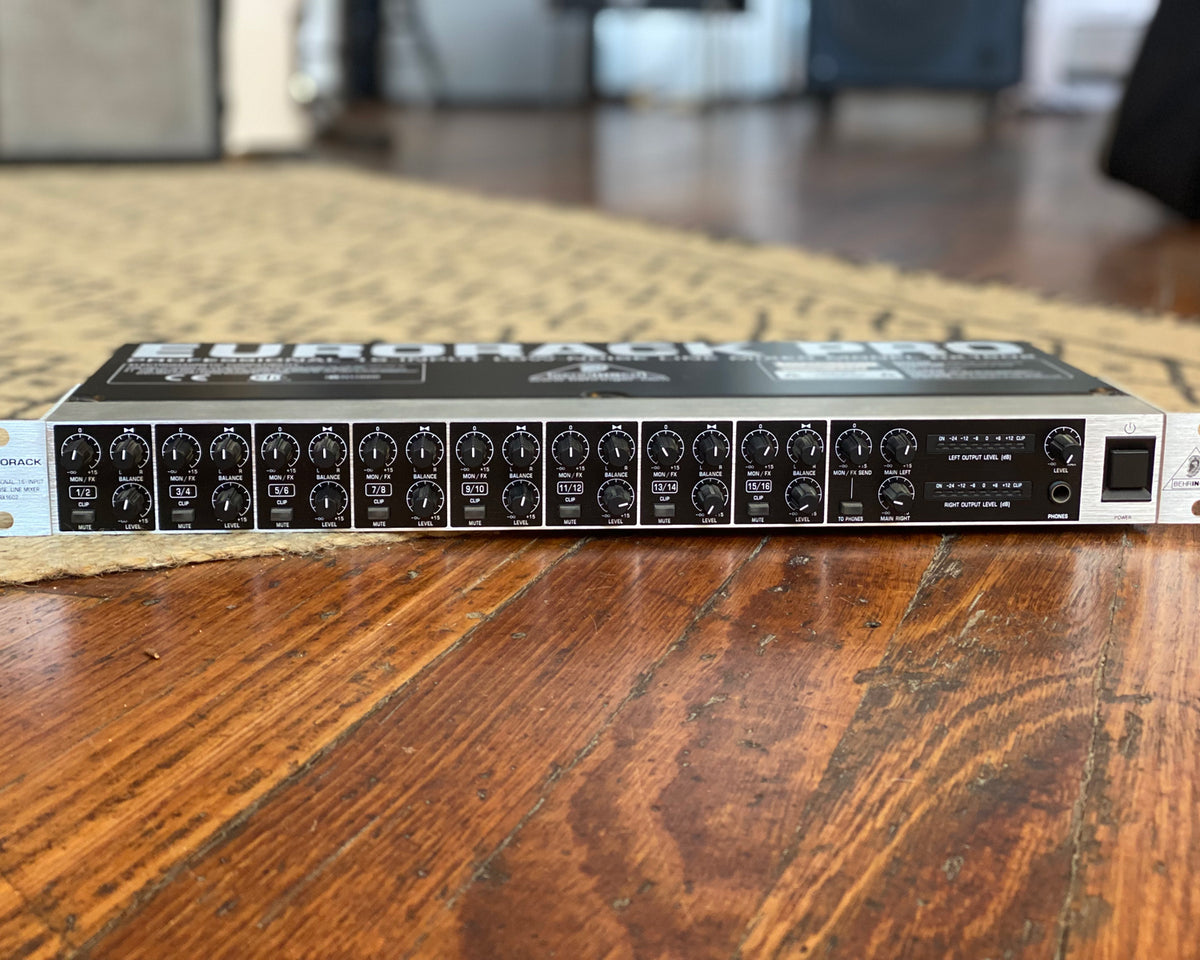 Table De Mixage Behringer EURORACK PRO RX1602 V2 - 16 Entrées, Design ULN