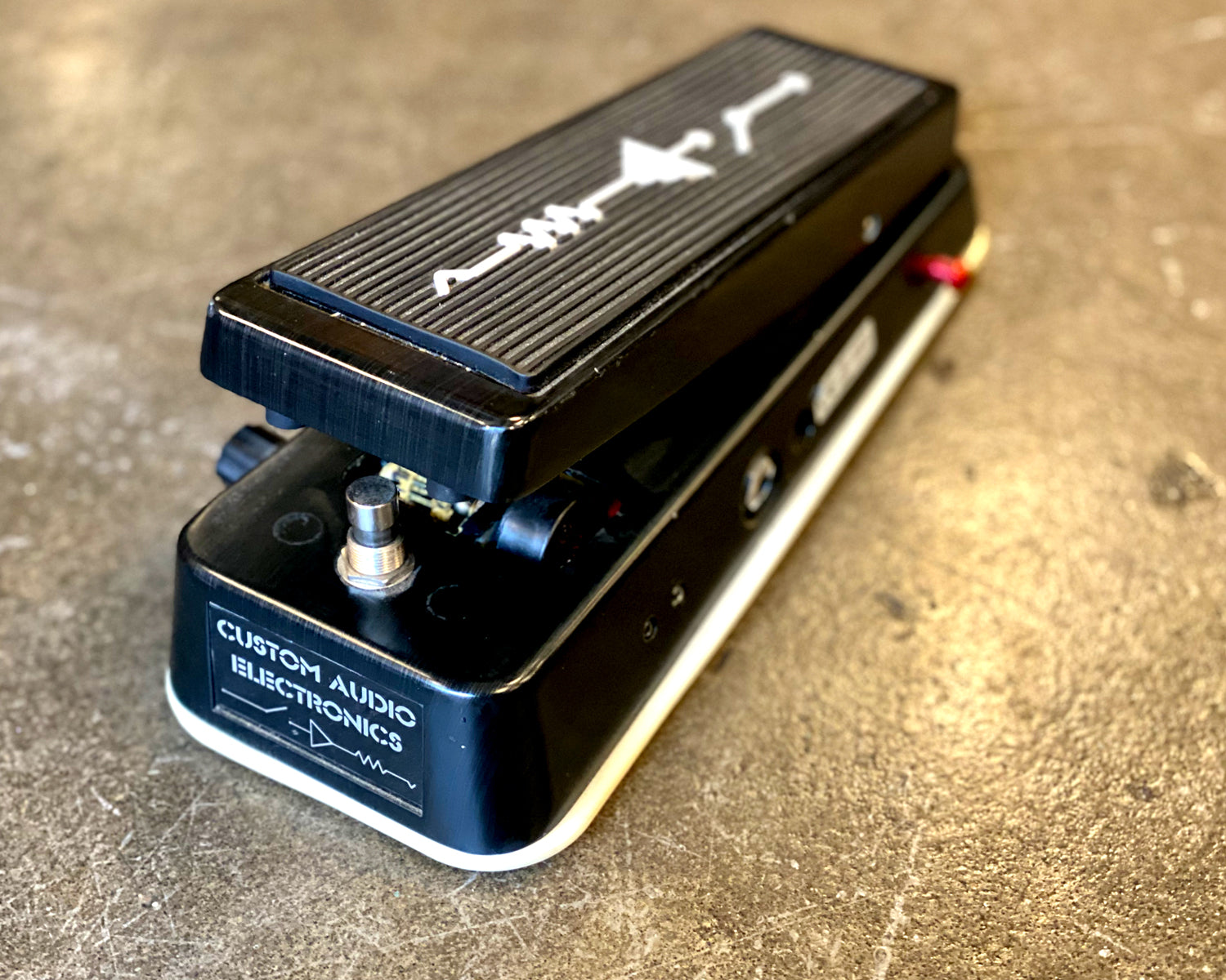 MXR CAE MC404 Wah – Found Sound