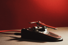 Load image into Gallery viewer, Gamechanger Audio BIGSBY Pedal