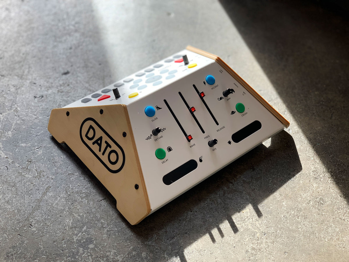 Dato DUO synth for two – Found Sound