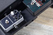 Load image into Gallery viewer, Voodoo Lab Dingus Dual Feed-Thru Module