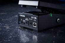 Load image into Gallery viewer, BOSS EV-1-WL Wireless Expression Pedal