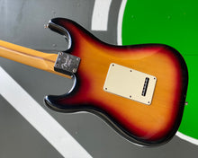 Load image into Gallery viewer, '03 Fender American Standard Stratocaster