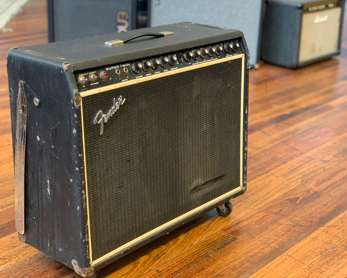 Fender super 2025 twin amp