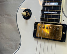 Load image into Gallery viewer, '00 Gibson Les Paul Custom - Alpine White w/ OSHC - Steve Jones-style πΊπΈ
