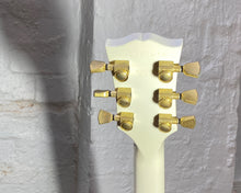 Load image into Gallery viewer, '00 Gibson Les Paul Custom - Alpine White w/ OSHC - Steve Jones-style πΊπΈ