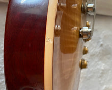Load image into Gallery viewer, '06 Gibson Les Paul Standard Premium Plus - Faded Honey Burst 🍯