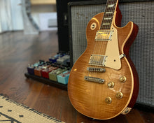 Load image into Gallery viewer, '06 Gibson Les Paul Standard Premium Plus - Faded Honey Burst 🍯