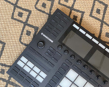 Load image into Gallery viewer, Native Instruments Maschine Mk3 Black