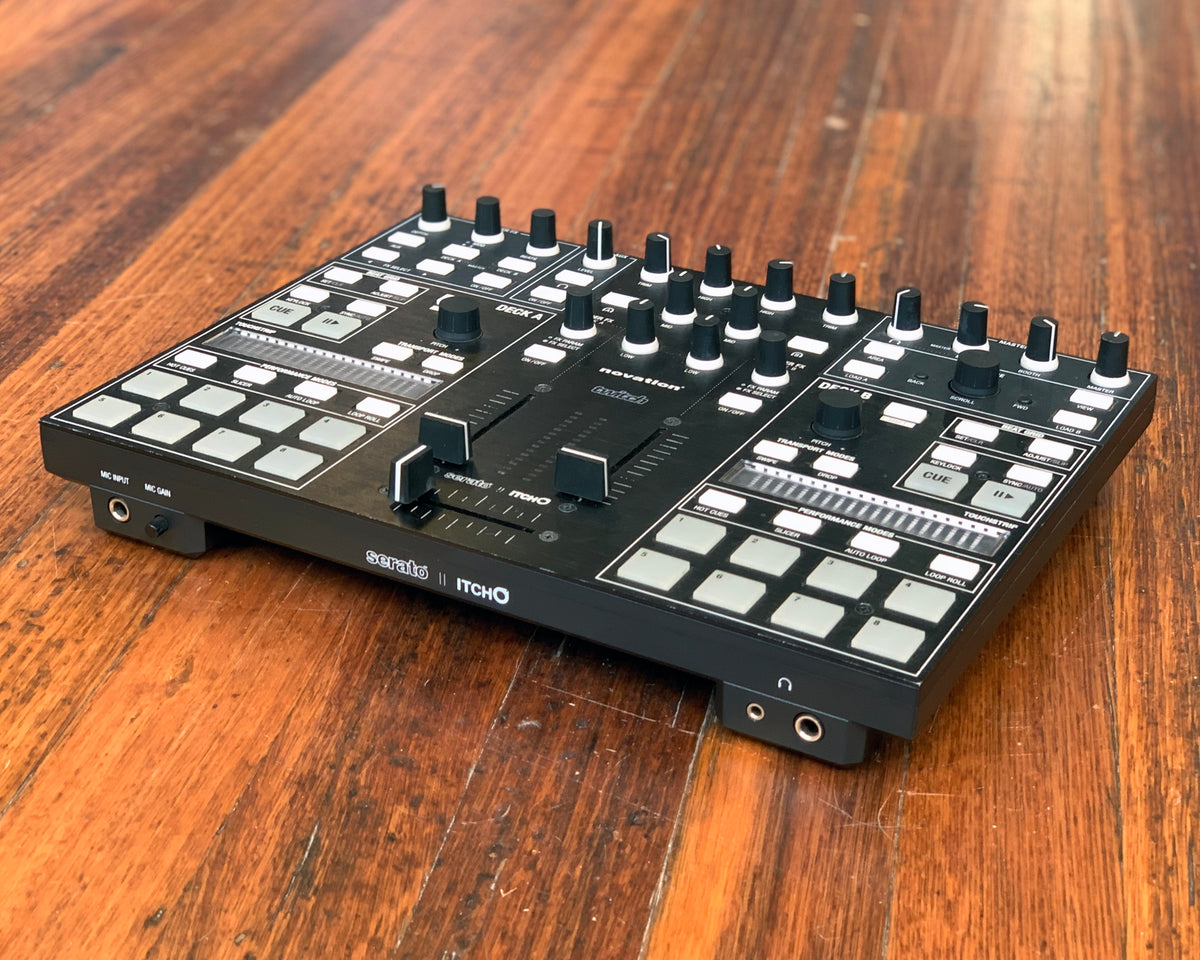 【雨の日セール】Novation Twitch DJ 雨の日セール】Novation Twitch DJ