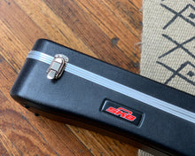 Load image into Gallery viewer, SKB 1SKB-8 Dreadnought Acoustic Case