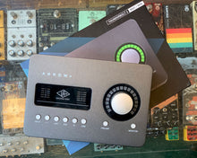Load image into Gallery viewer, Universal Audio Arrow