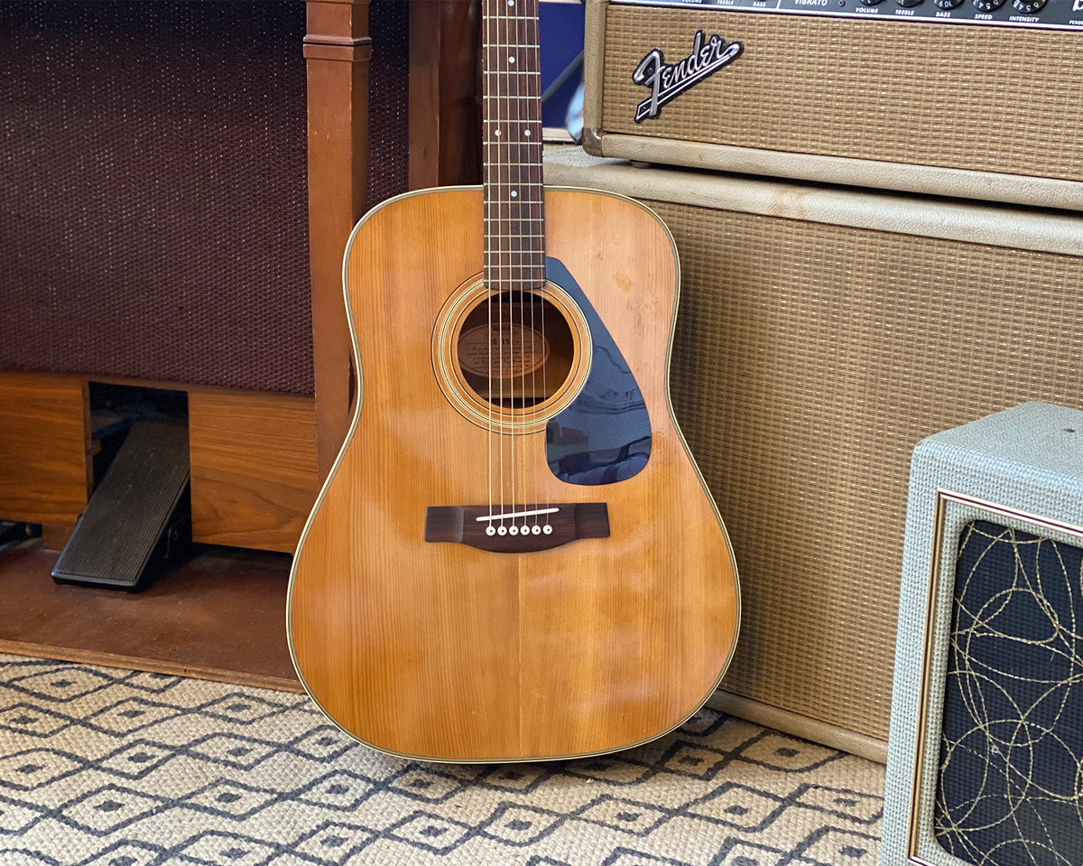 Yamaha f330 outlet acoustic guitar