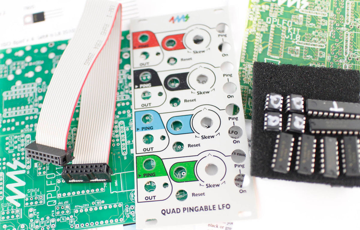 鍵盤楽器 4ms Quad Pingable LFO [QPLFO] 4ms Company Quad Pingable LFO - Eurorack Module on ModularGrid