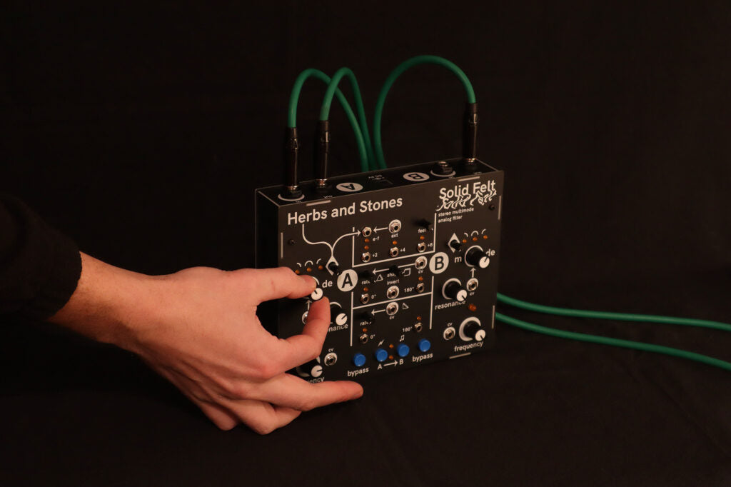 Herbs & Stones Solid Felt Multimode Analog Filter