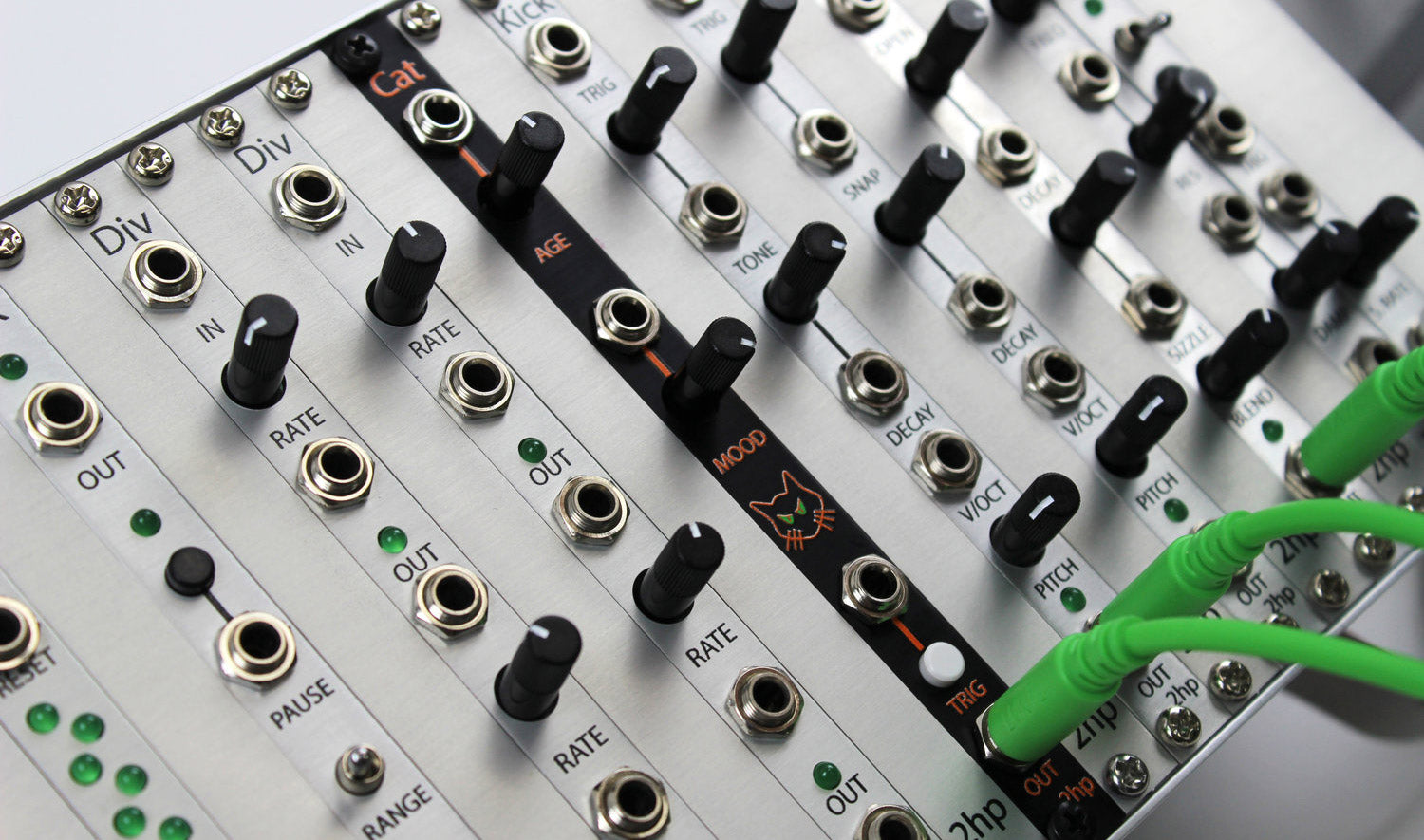 2HPのキックモジュール – 2hp kick module eurorack 2hp Kick— Clockface Modular