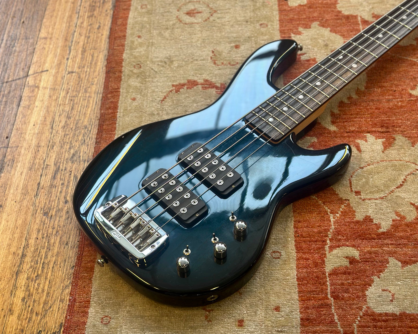 G&L L-2500 5 String Bass