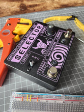 Load image into Gallery viewer, Wettmar Electric Analog Fuzz Selector
