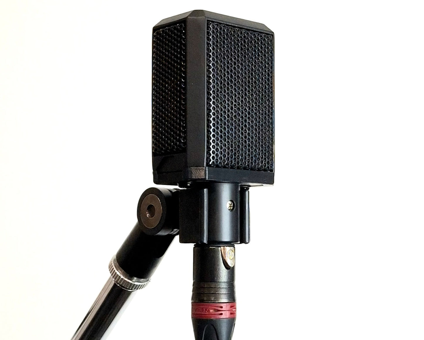 DrAlienSmith Capsule8 Figure 8 Dynamic Microphone