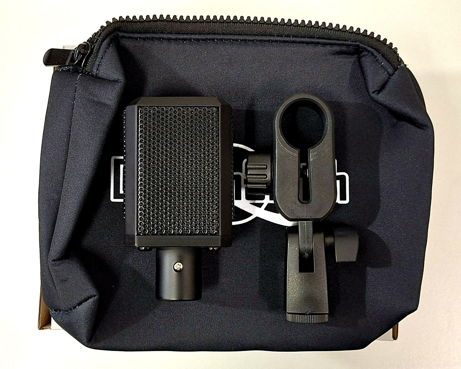DrAlienSmith Capsule8 Figure 8 Dynamic Microphone – Found Sound