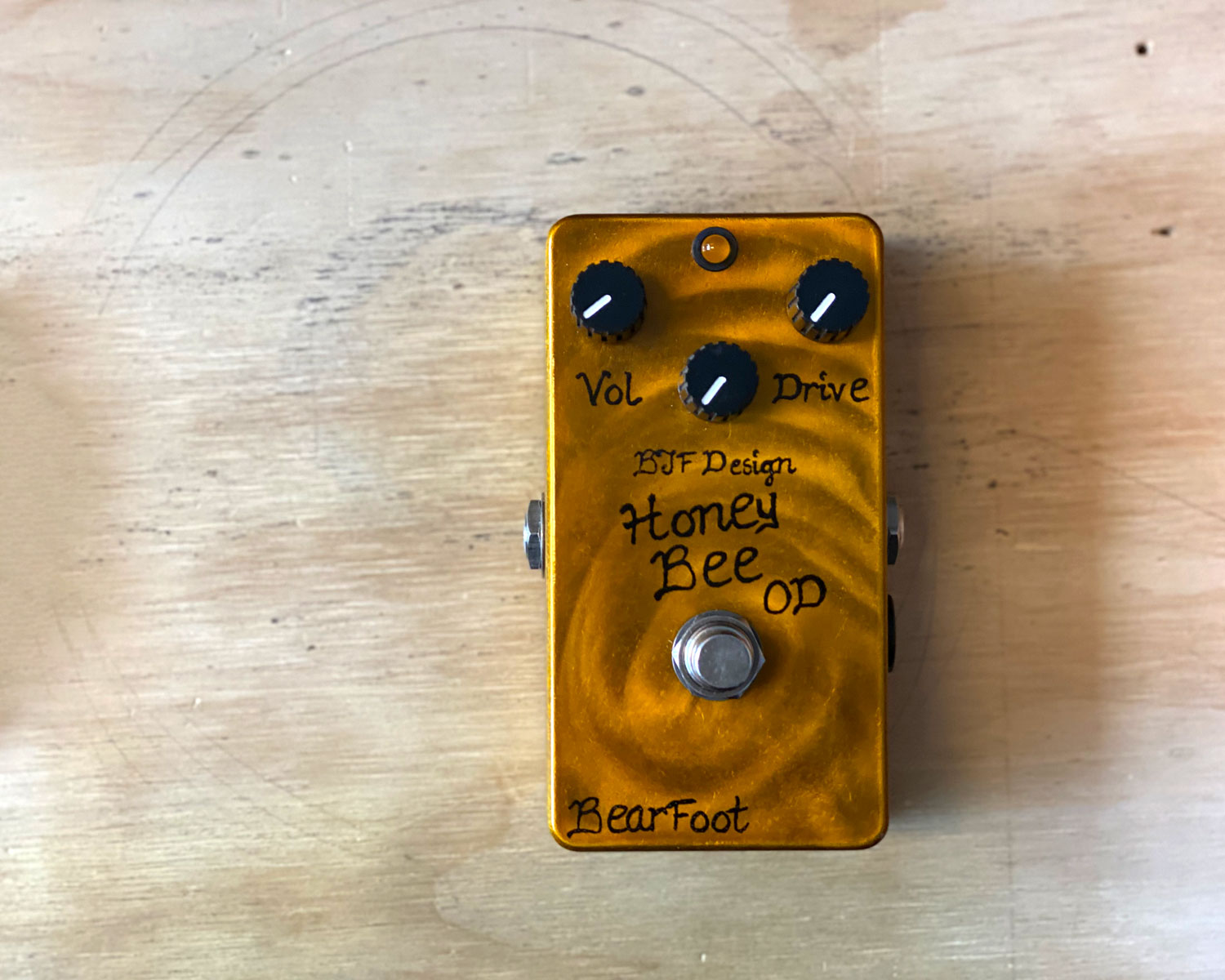 特価！BearFoot Honey Bee OD ギターエフェクター BearFoot FX Honey Bee Overdrive - What To Know & Where To