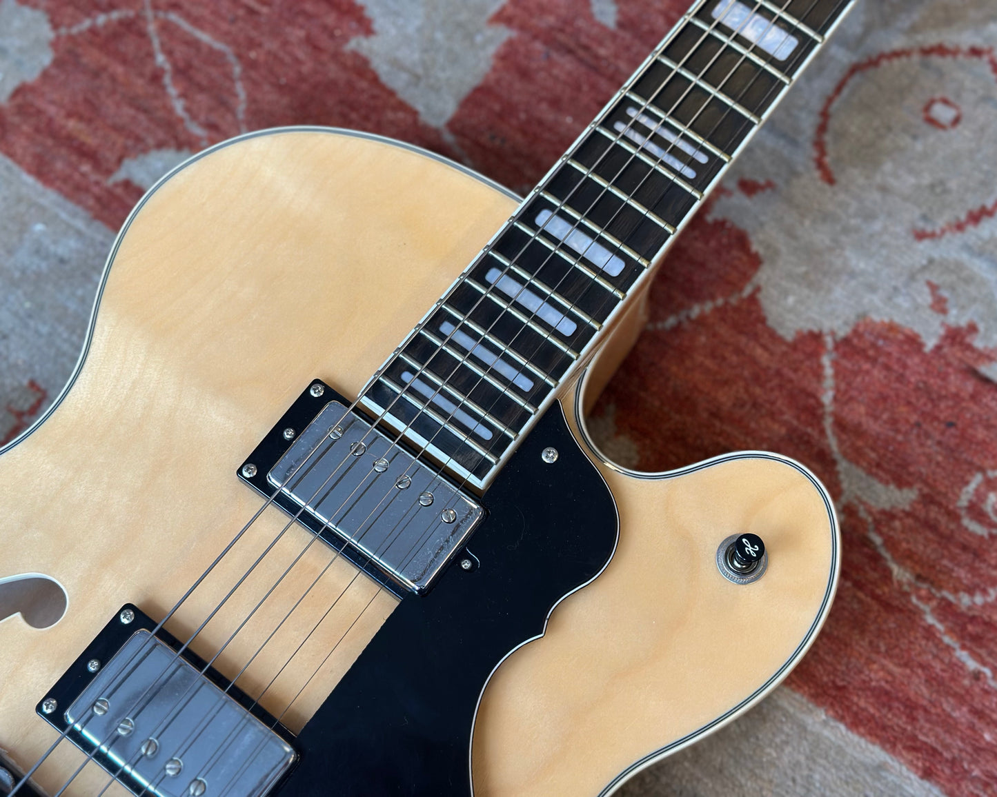 Hagstrom HJ500 Archtop
