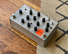 Load image into Gallery viewer, Commonsound Noise Swash
