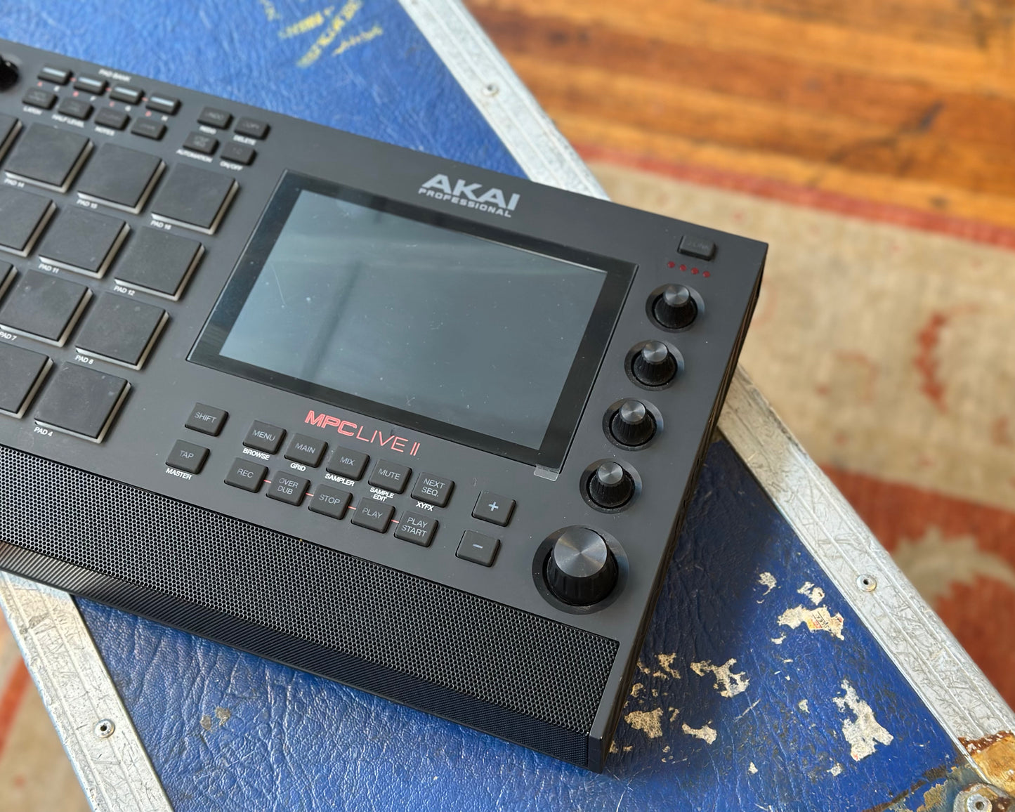 AKAI MPC Live Mk II Standalone Music Production Center with Built-In Speakers