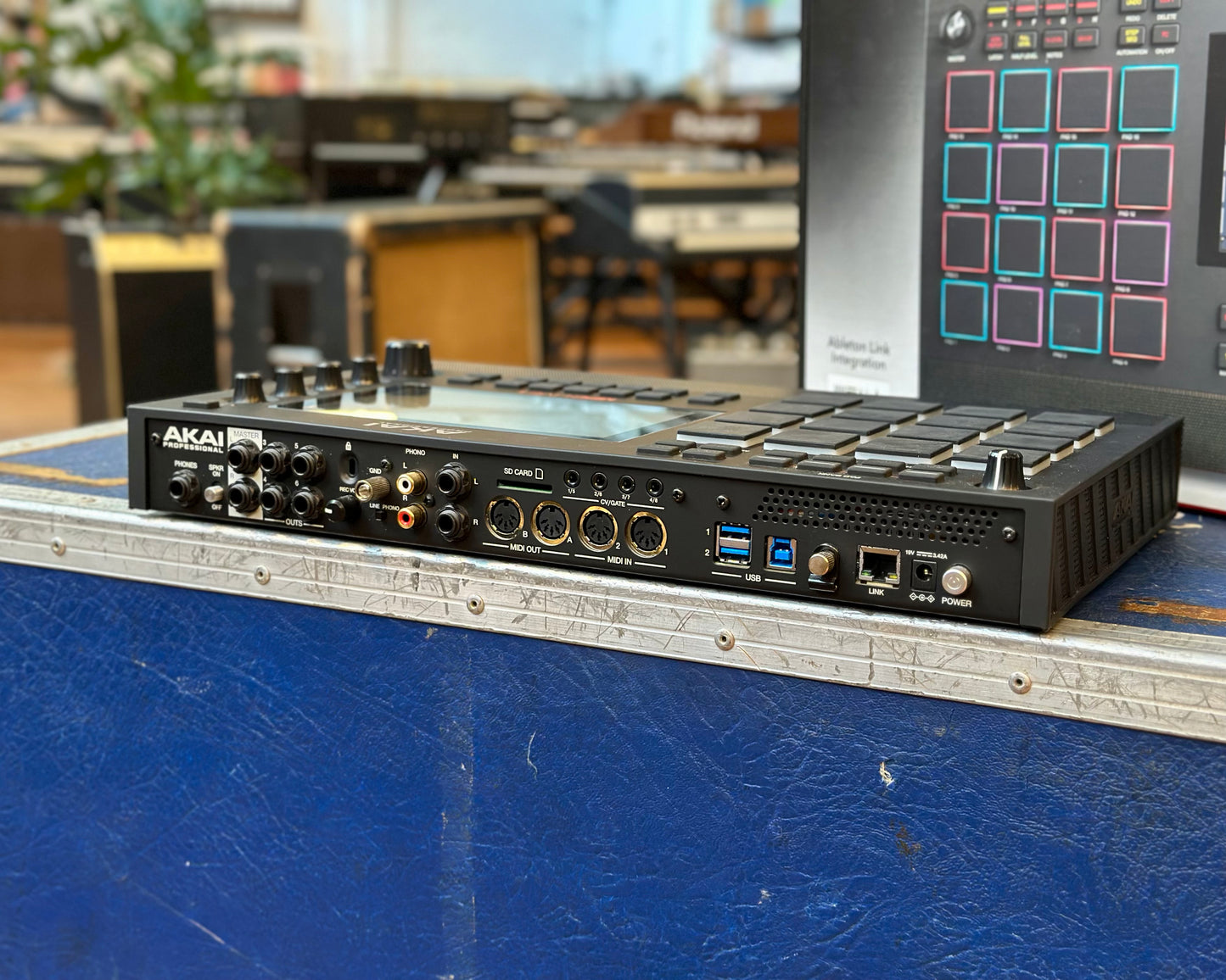 AKAI MPC Live Mk II Standalone Music Production Center with Built-In Speakers