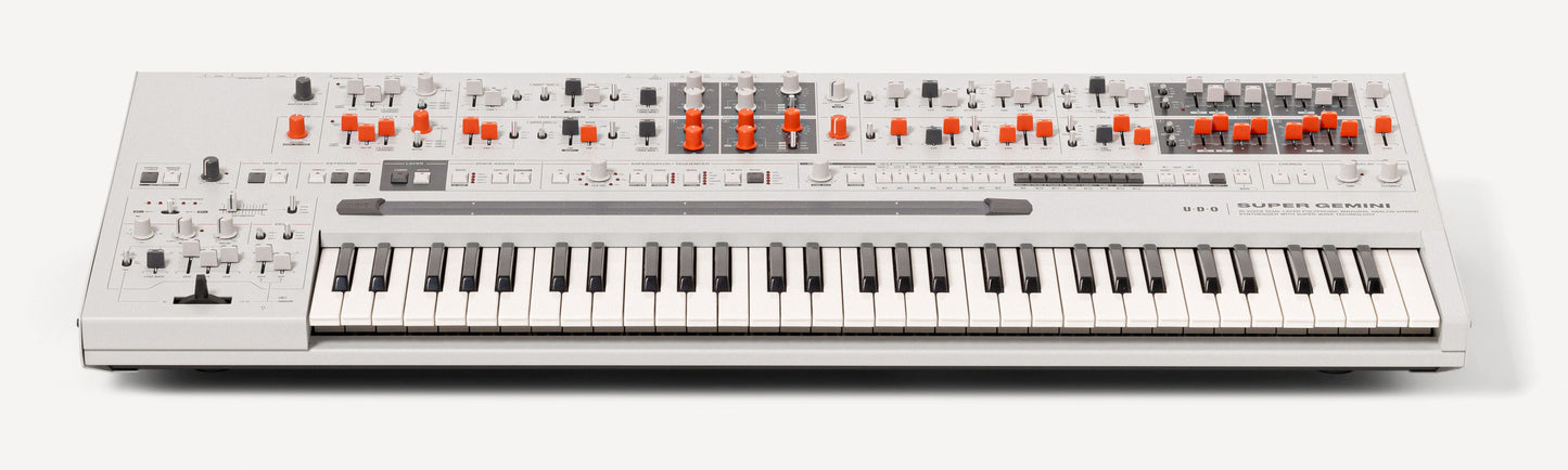 UDO Super Gemini 20 Voice Polyphonic Bi-Timbral Analogue Hybrid Synthesizer